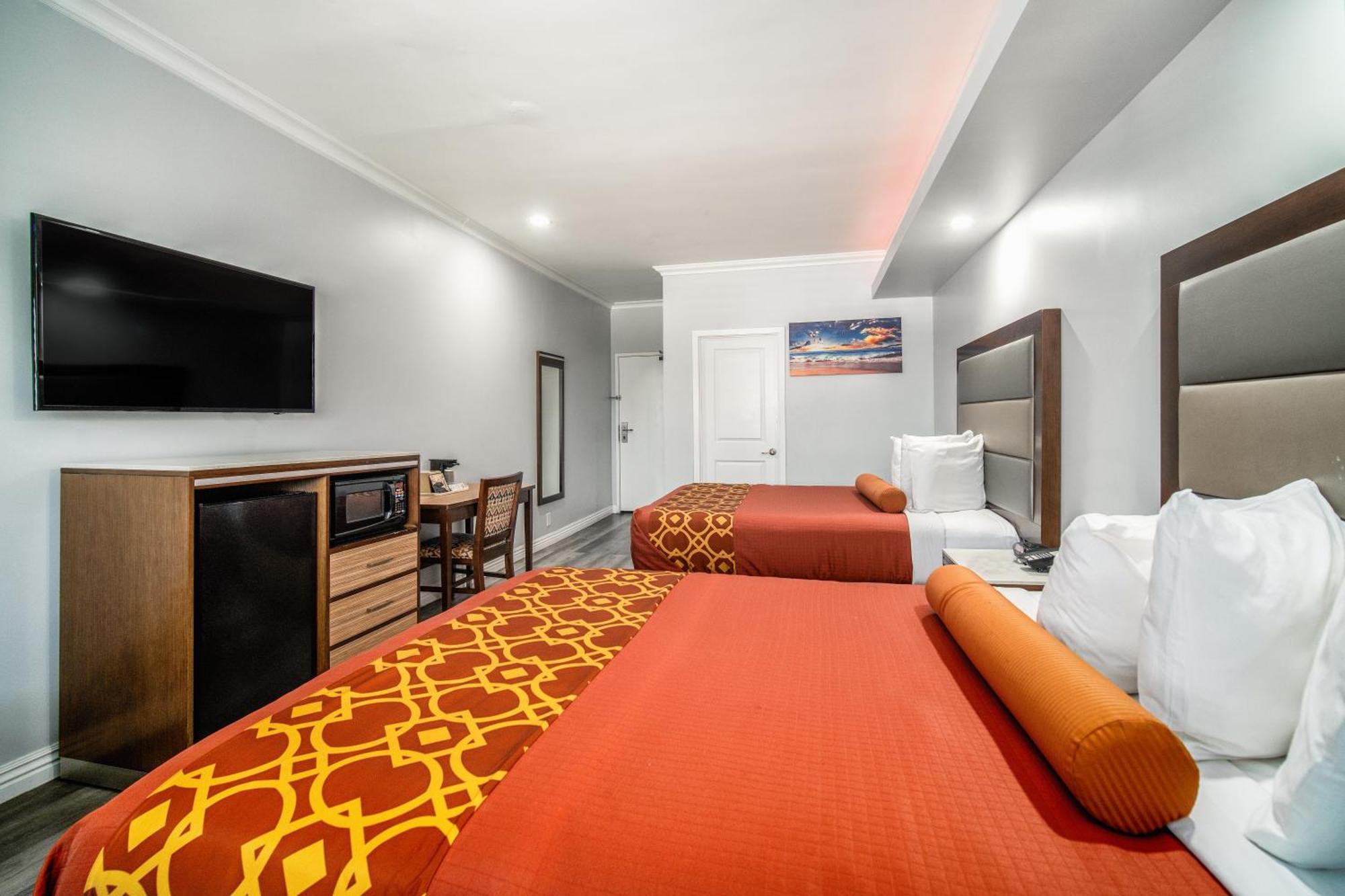 Rodeway Inn & Suites Пасадена Екстериор снимка