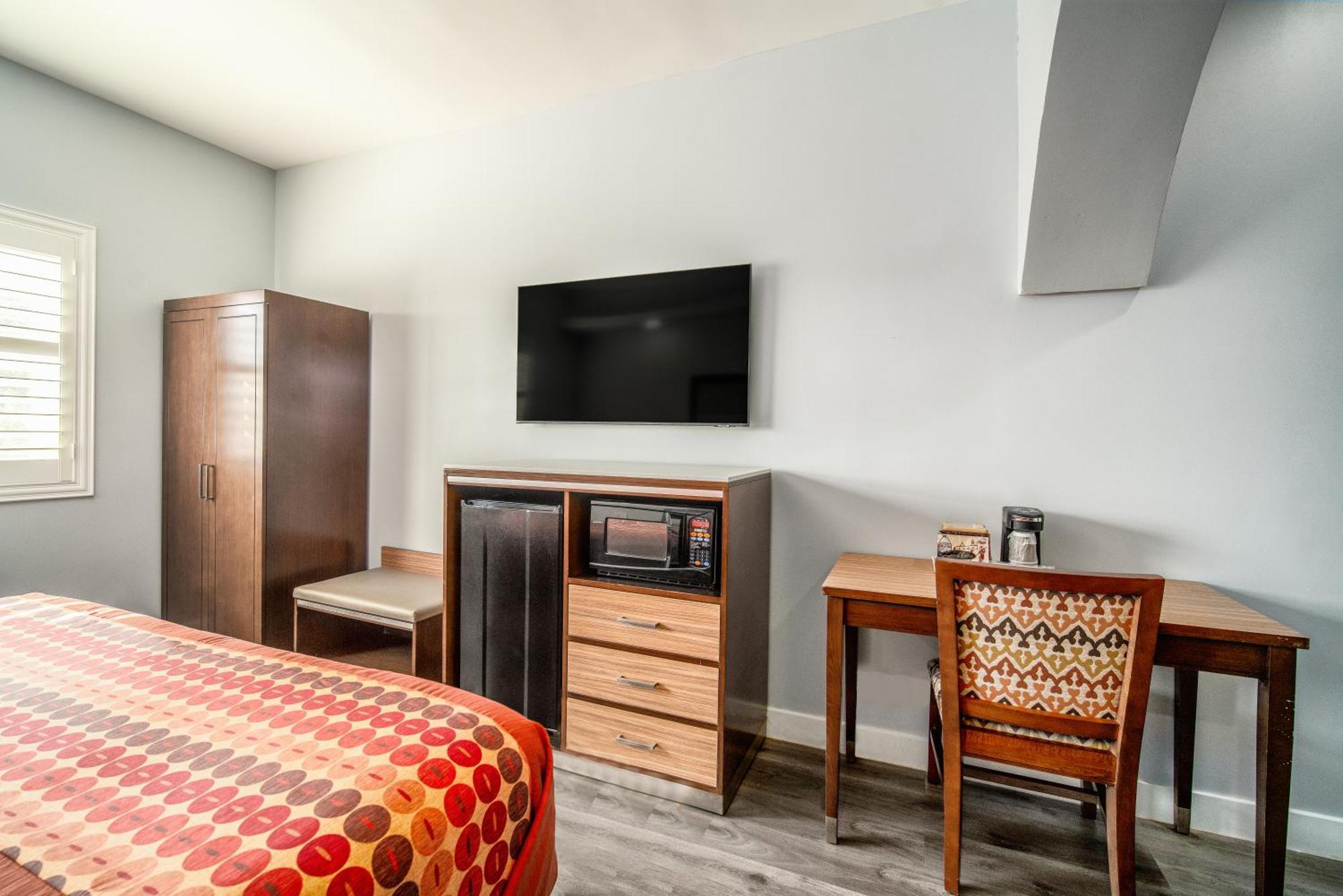 Rodeway Inn & Suites Пасадена Екстериор снимка